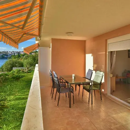 Apartments Dominika Trogir Exterior photo
