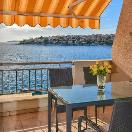 Apartments Dominika Trogir Exterior photo