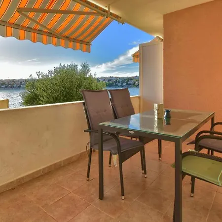 Apartments Dominika Trogir Exterior photo