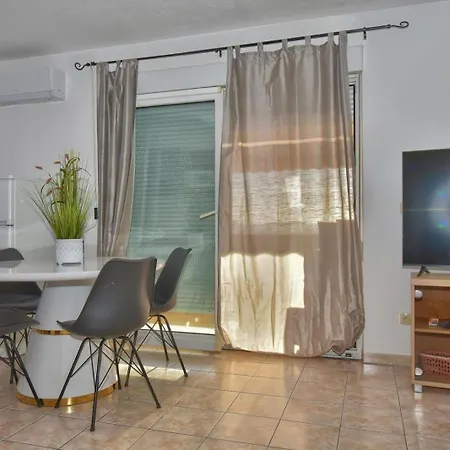 Apartments Dominika Trogir Exterior photo