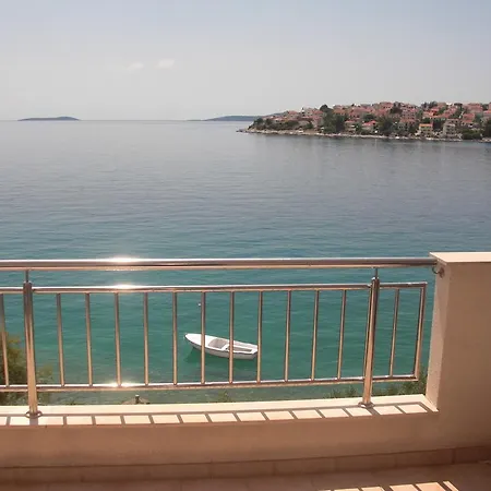 Apartments Dominika Trogir Exterior photo